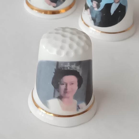 Vintage 1984 Bone China Prince Henry Birth, Queen and Family Set of 3 Thimbles - Picture 2 of 7